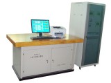 QJG04-F型分布式上下位機系統(tǒng)是一套由上、下位計算機（以下簡稱上、下位機）組成的天然氣流量計量監(jiān)測管理系統(tǒng)。上位機配置了高可靠性的PⅣ工控機，負(fù)責(zé)收集下位機的運行數(shù)據(jù)，建立各種數(shù)據(jù)庫，完成流量計量管理；下位機（QJG02-X）以嵌入式Intel386工控機為核心，配置了精確可靠的數(shù)據(jù)采集電路，負(fù)責(zé)采集現(xiàn)場各變送器的電流信號，并根據(jù)我國天然氣行業(yè)標(biāo)準(zhǔn)SY／T 6143－2004《用標(biāo)準(zhǔn)孔板流量計測量天然氣流量》規(guī)定的數(shù)學(xué)模型，進(jìn)行天然氣流量計算、遵守該標(biāo)準(zhǔn)對計算機應(yīng)用的一般原則要求。本下位流量計算機
